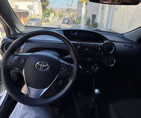 TOYOTA-ETIOS-2017