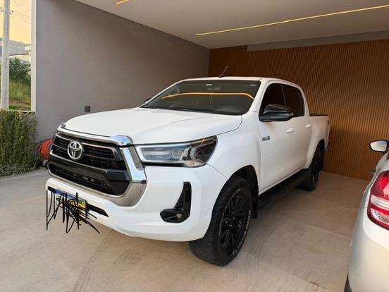 TOYOTA-HILUX-2018