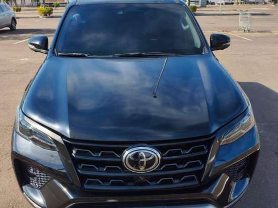 TOYOTA-HILUX SW4-2.8 D-4D TURBO DIESEL SRX 7L 4X4 AUTOMÁTICO TOYOTA-HILUX SW4-2021