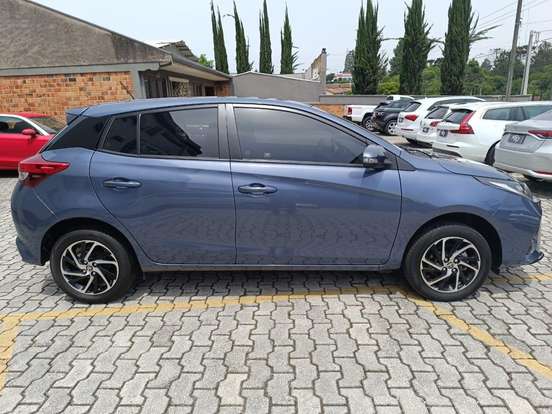 TOYOTA-YARIS-2022