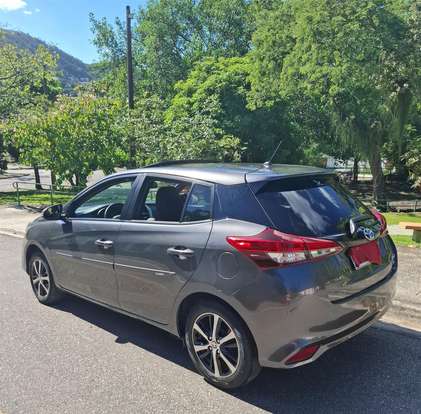 TOYOTA-YARIS-2021