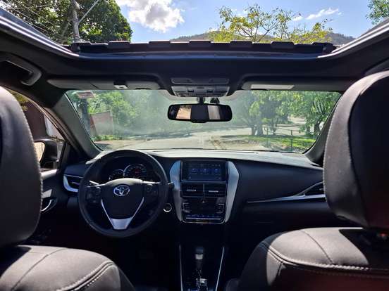 TOYOTA-YARIS-2021