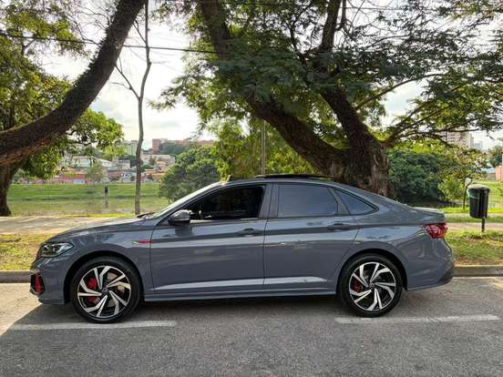 VOLKSWAGEN-JETTA-2024