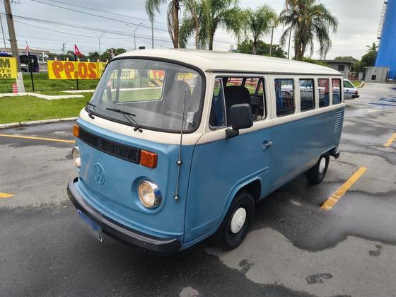 VOLKSWAGEN KOMBI 1.6 LUXO 8V GASOLINA 3P MANUAL