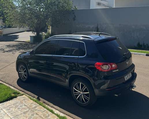 VOLKSWAGEN-TIGUAN-2011