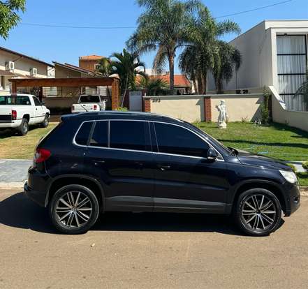 VOLKSWAGEN-TIGUAN-2011