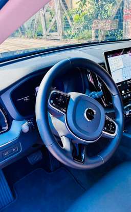VOLVO-XC60-2025