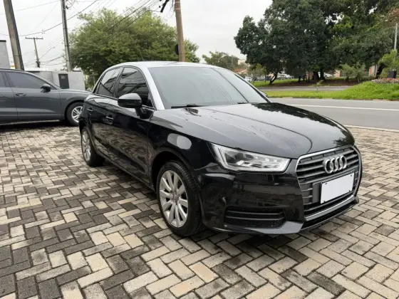 AUDI A1 1.4 TFSI SPORTBACK ATTRACTION 16V 122CV GASOLINA 4P S-TRONIC AUDI A1 1.4 TFSI SPORTBACK ATTRACTION 16V 122CV GASOLINA 4P S-TRONIC
