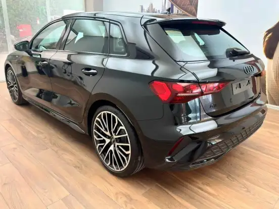 AUDI-A3-2.0 40 TFSI GASOLINA SPORTBACK PERFORMANCE BLACK S-TRONIC AUDI-A3-2025