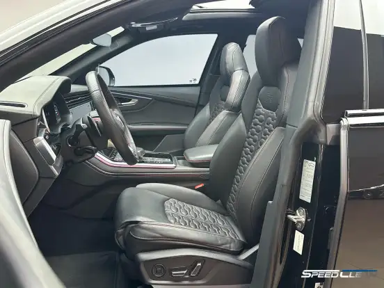 AUDI-RS Q8-2023