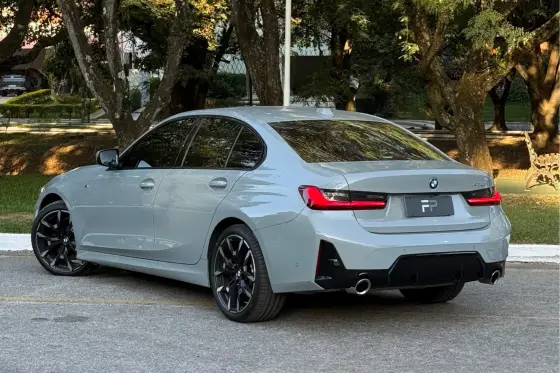 BMW 320i 2.0 16V TURBO FLEX M SPORT AUTOMÁTICO BMW 320i 2.0 16V TURBO FLEX M SPORT AUTOMÁTICO
