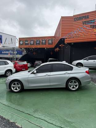 BMW-320i-2012