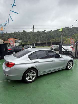 BMW-320i-2012