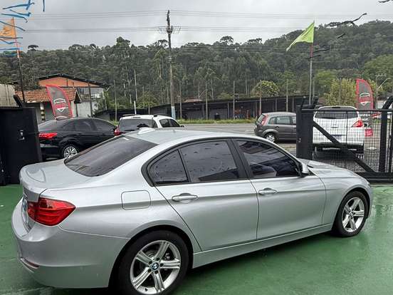 BMW-320i-2.0 SPORT GP 16V TURBO ACTIVE FLEX 4P AUTOMÁTICO BMW-320i-2012