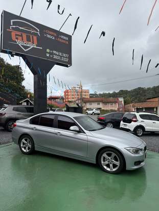 BMW-320i-2012