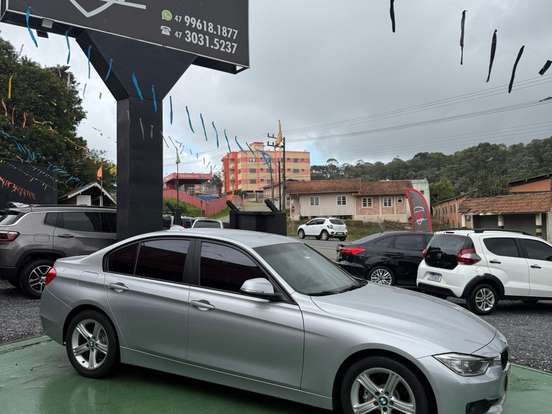 BMW-320i-2.0 SPORT GP 16V TURBO ACTIVE FLEX 4P AUTOMÁTICO BMW-320i-2012