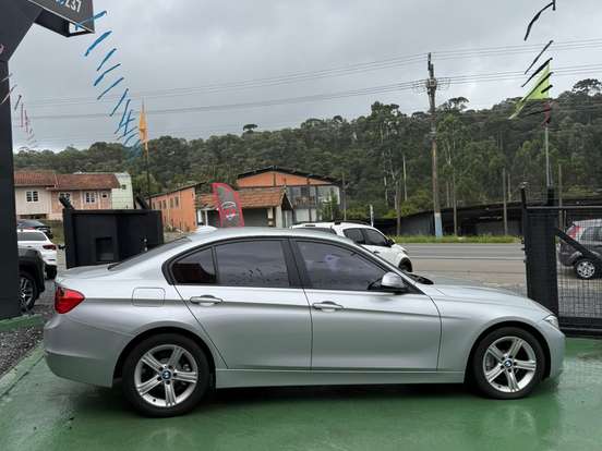 BMW-320i-2.0 SPORT GP 16V TURBO ACTIVE FLEX 4P AUTOMÁTICO BMW-320i-2012