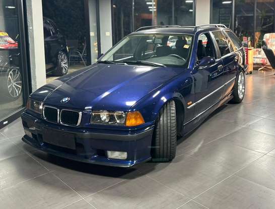 BMW-323i-1997