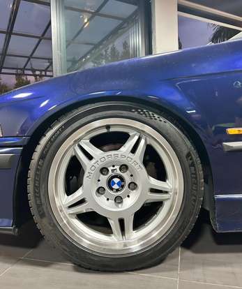 BMW-323i-1997