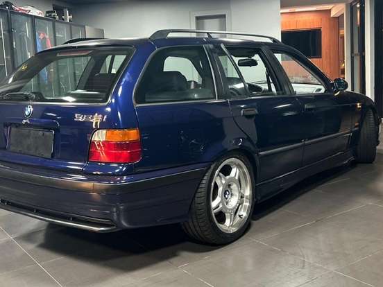 BMW-323i-2.5 TOURING 24V GASOLINA 4P MANUAL BMW-323i-1997