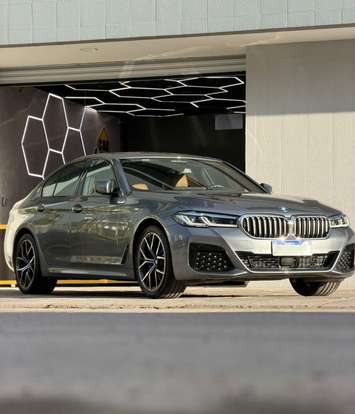 BMW-530e-2021