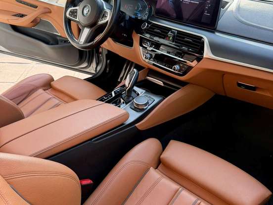 BMW-530e-2.0 16V TWINPOWER HÍBRIDO M SPORT AUTOMÁTICO BMW-530e-2021