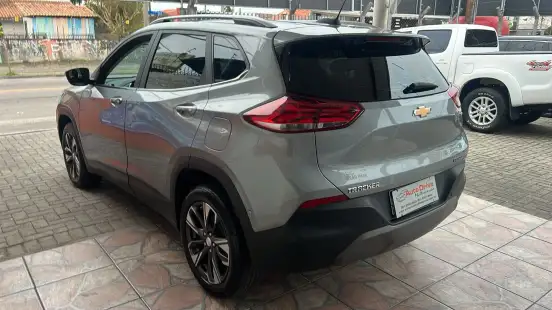 CHEVROLET-TRACKER-2023