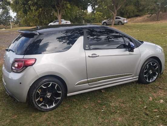 CITROËN-DS3-2012