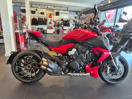 DUCATI-DIAVEL V4 DUCATI-DIAVEL V4-2025