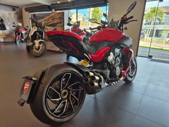DUCATI-DIAVEL V4 DUCATI-DIAVEL V4-2025