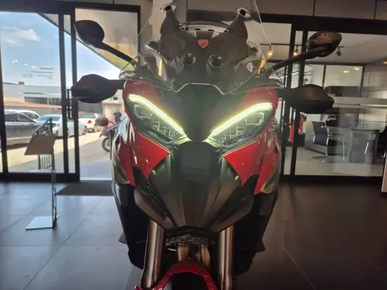 DUCATI-MULTISTRADA 1200 V4 S-2025