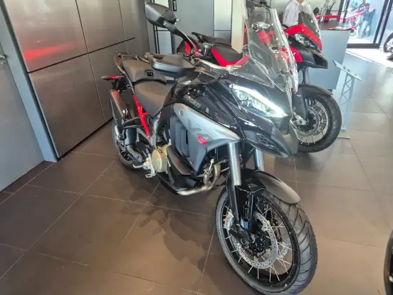 DUCATI-MULTISTRADA 1200 V4 S-2025