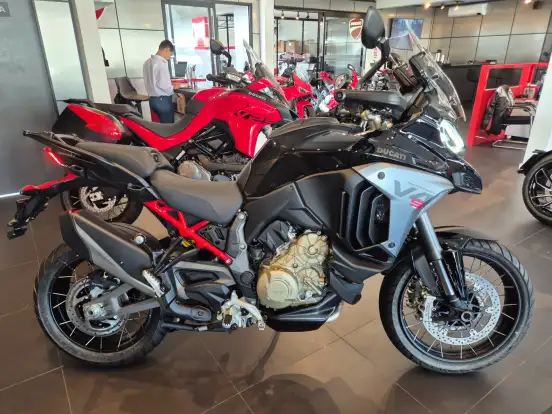 DUCATI-MULTISTRADA 1200 V4 S DUCATI-MULTISTRADA 1200 V4 S-2025