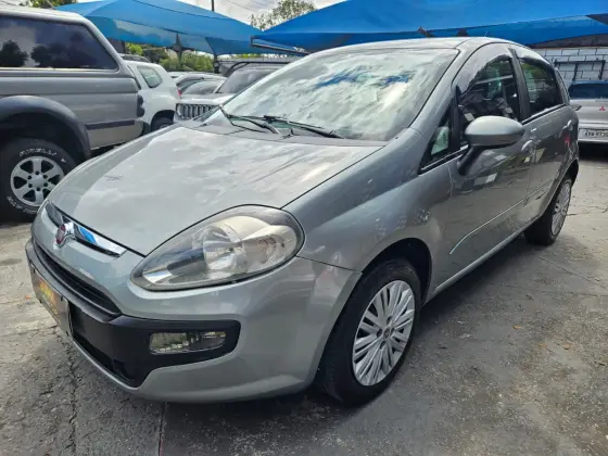 FIAT PUNTO 1.4 ATTRACTIVE 8V FLEX 4P MANUAL FIAT PUNTO 1.4 ATTRACTIVE 8V FLEX 4P MANUAL