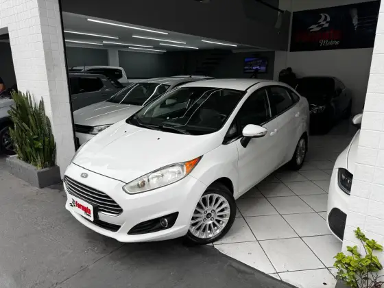 FORD FIESTA 1.6 TITANIUM SEDAN 16V FLEX 4P POWERSHIFT FORD FIESTA 1.6 TITANIUM SEDAN 16V FLEX 4P POWERSHIFT