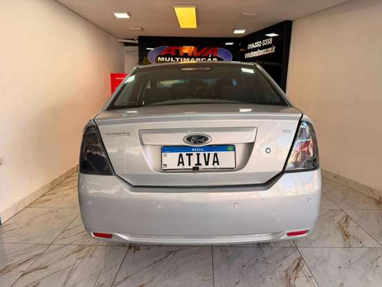 FORD-FIESTA-2012