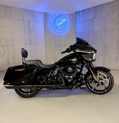 HARLEY-DAVIDSON STREET GLIDE HARLEY-DAVIDSON STREET GLIDE