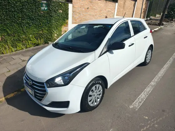 HYUNDAI HB20 1.0 COMFORT PLUS 12V FLEX 4P MANUAL
