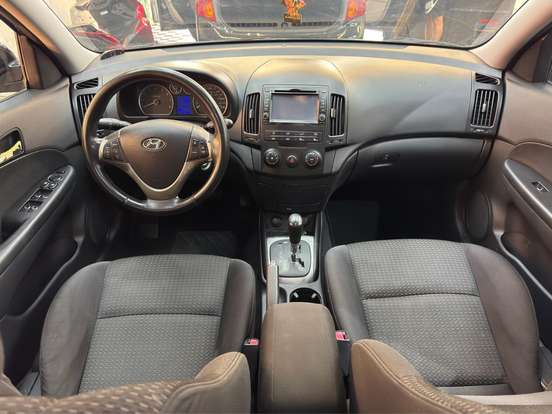 HYUNDAI-I30-2.0 MPI 16V GASOLINA 4P AUTOMÁTICO HYUNDAI-I30-2009