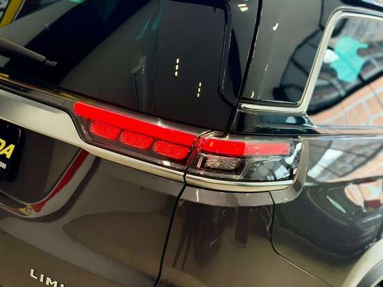 JEEP-COMMANDER-2022