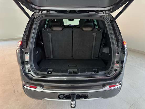 JEEP-COMMANDER-2023