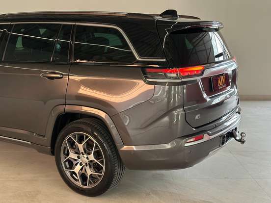 JEEP-COMMANDER-2023