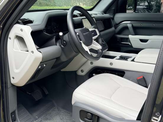 LAND ROVER-DEFENDER-2024