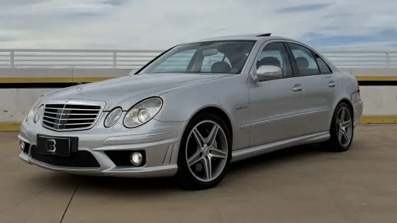 MERCEDES-BENZ E 63 AMG 6.2 SEDAN V8 32V GASOLINA 4P AUTOMÁTICO MERCEDES-BENZ E 63 AMG 6.2 SEDAN V8 32V GASOLINA 4P AUTOMÁTICO