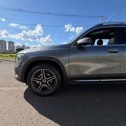 MERCEDES-BENZ-GLB 200-2022