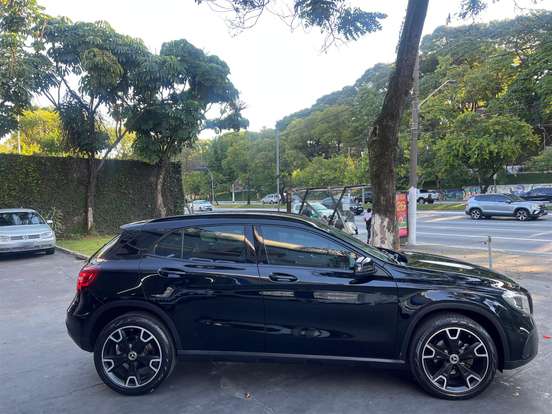 MERCEDES-BENZ-GLA 200-1.6 CGI FLEX NIGHT 7G-DCT MERCEDES-BENZ-GLA 200-2018
