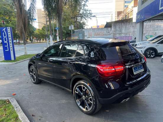 MERCEDES-BENZ-GLA 200-2018