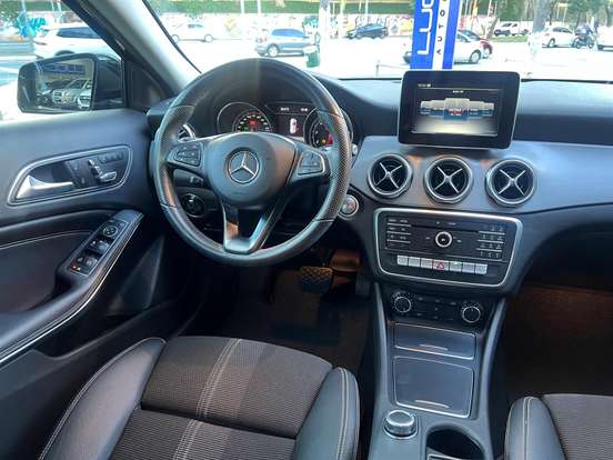 MERCEDES-BENZ-GLA 200-2018