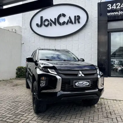 MITSUBISHI L200 TRITON 2.4 16V TURBO DIESEL SPORT HPE CD 4P 4X4 AUTOMÁTICO MITSUBISHI L200 TRITON 2.4 16V TURBO DIESEL SPORT HPE CD 4P 4X4 AUTOMÁTICO