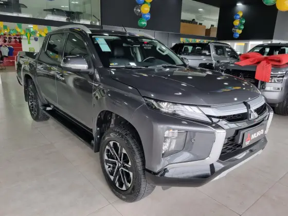 MITSUBISHI L200 TRITON 2.4 16V TURBO DIESEL SPORT HPE-S CD 4P 4X4 AUTOMÁTICO MITSUBISHI L200 TRITON 2.4 16V TURBO DIESEL SPORT HPE-S CD 4P 4X4 AUTOMÁTICO